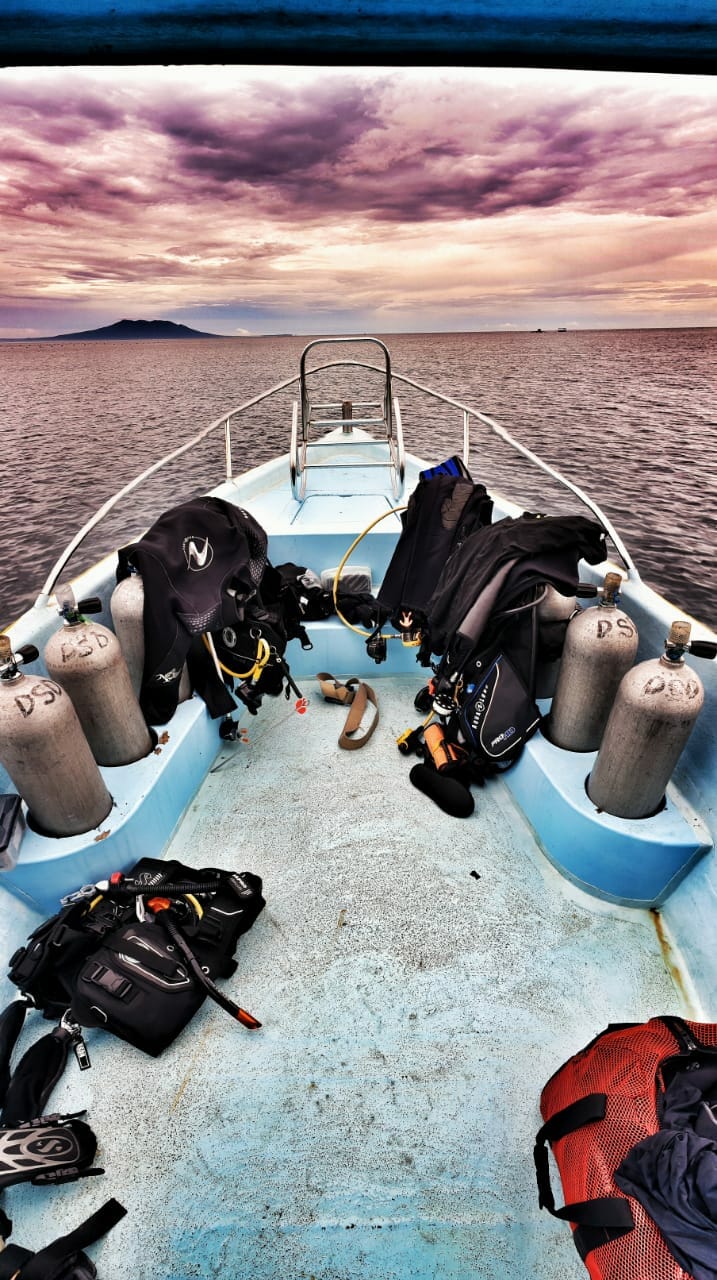 balifundiving boat